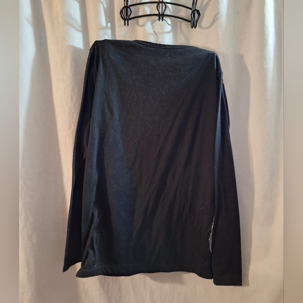 Men's Black and White Star Pattern Long Sleeve Tee - Picture 3 of 5